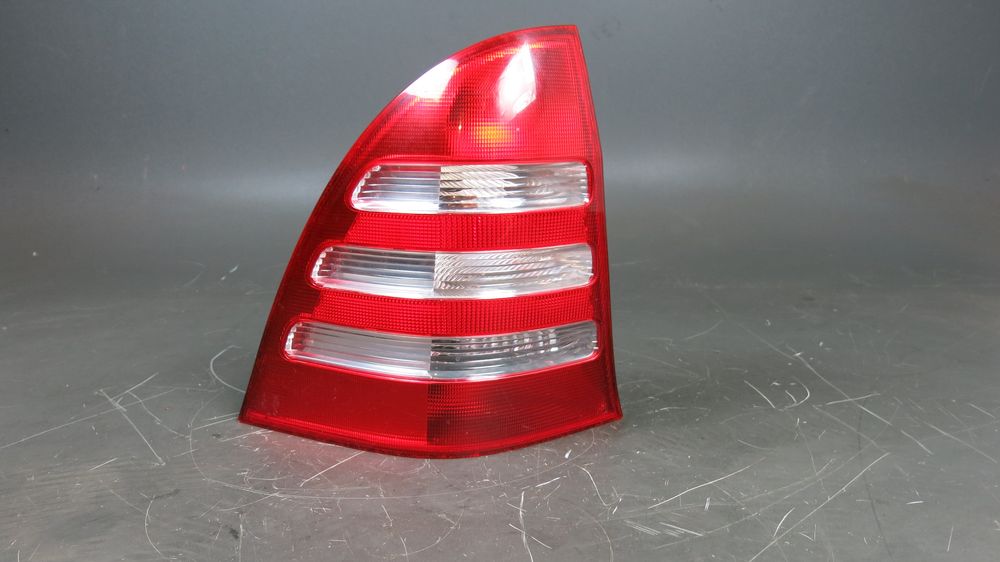 Mercedes W203 kombi lampa tył tylna lewa