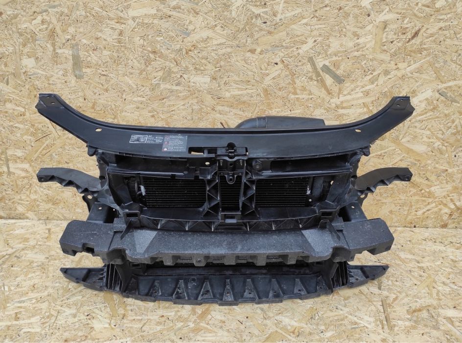 Бампер фара капот крило радіатор телевізор решітка VW Touran 2003-2010