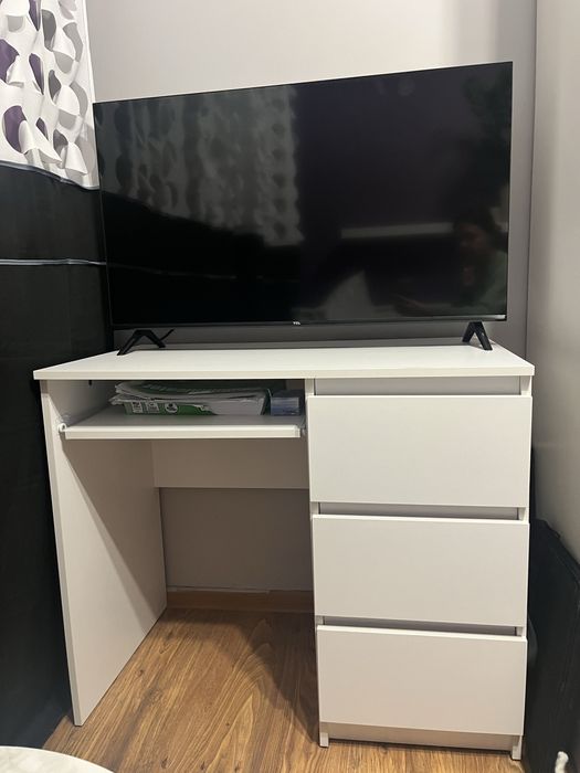 Białe wygodne biurko szkolne + krzeslo