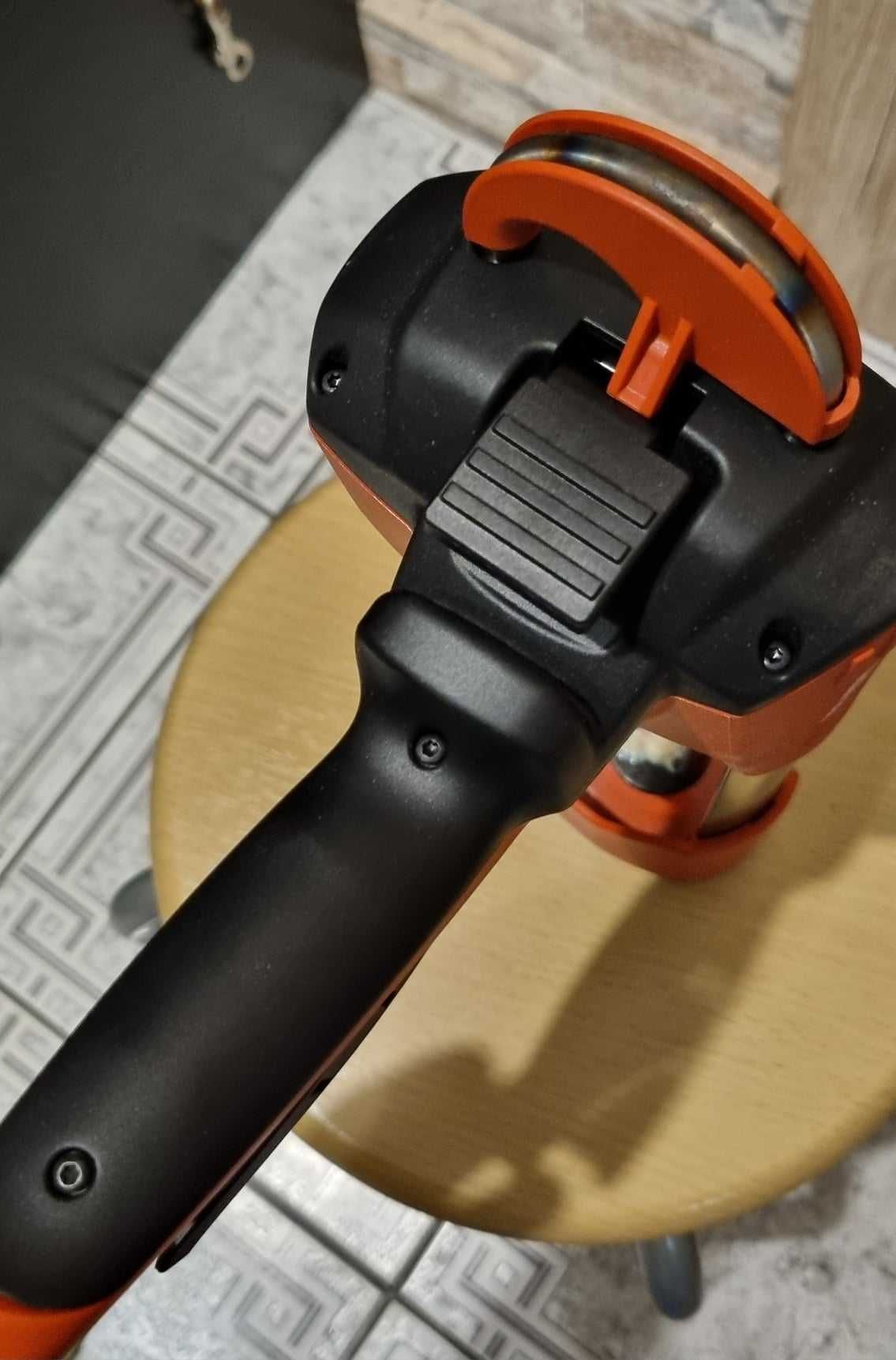 Pistolet do kleju Hilti HDM 330