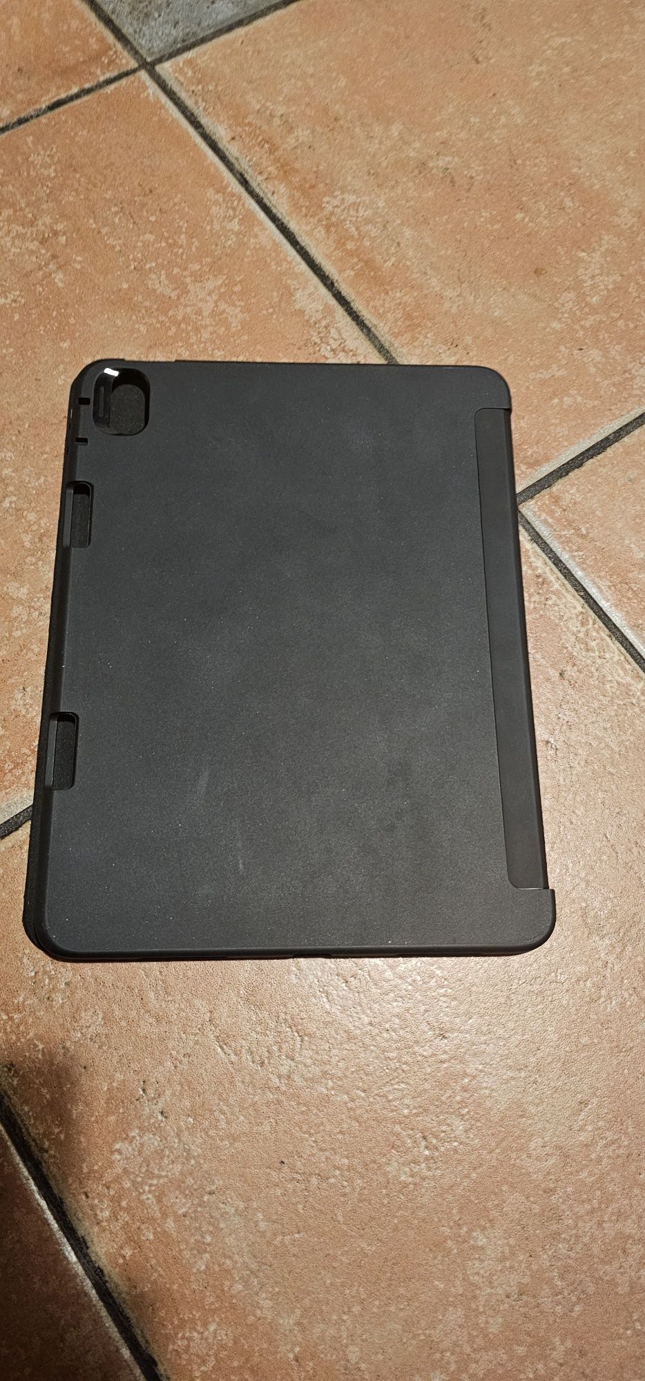Etui na iPada air 4 z miejscem na rysik