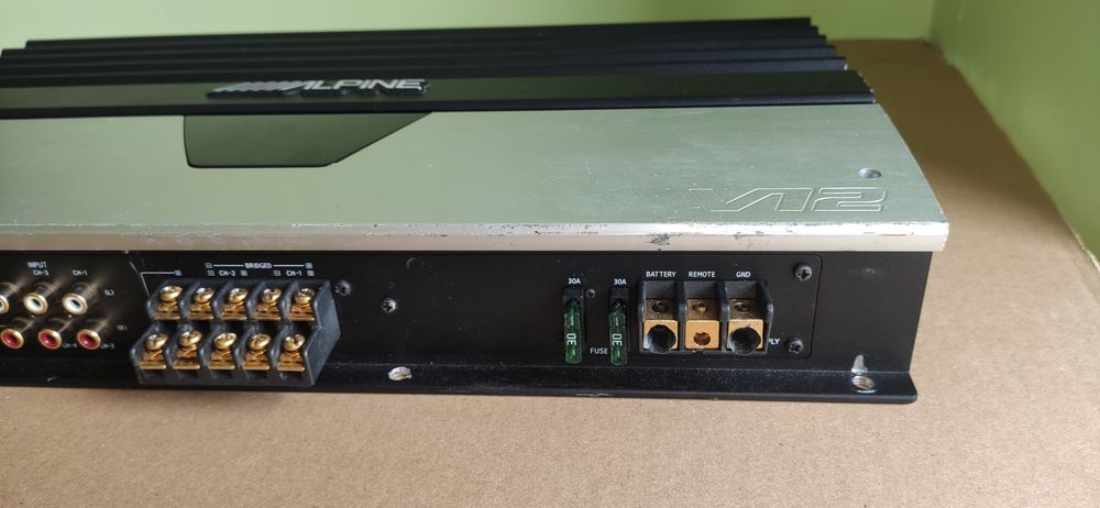 ALPINE MRV-F 450  V12 wzmacniacz