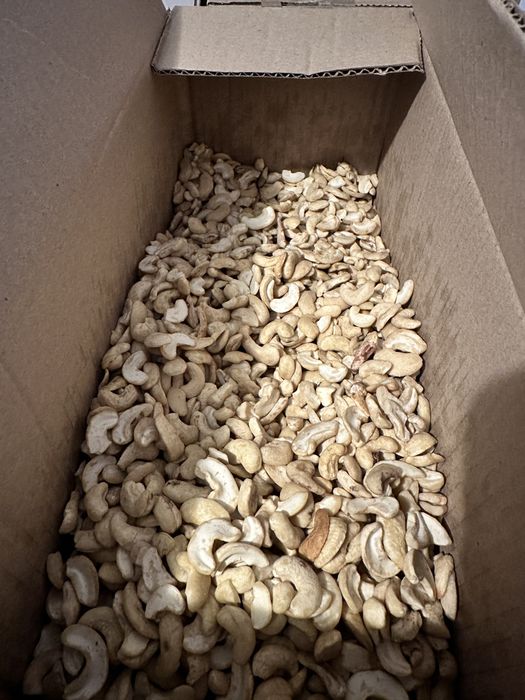 Горіх кеш'ю, арахіс