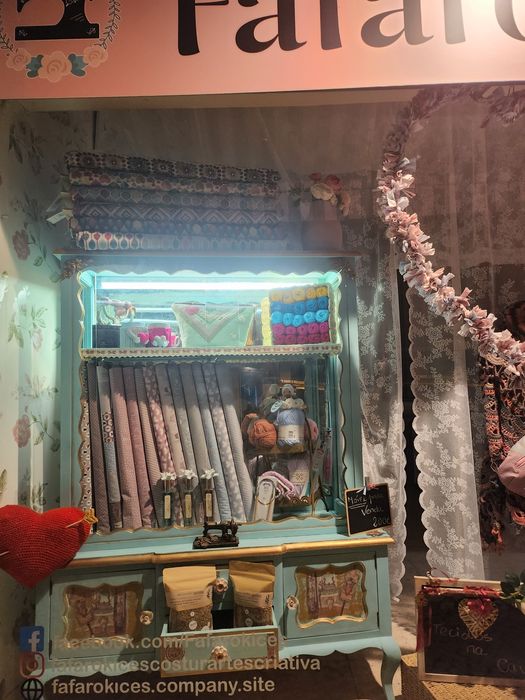 Vitrine de montra de ret rosaria