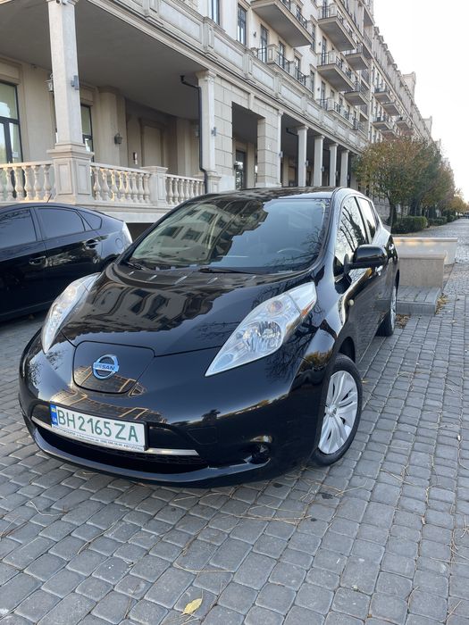 Nissan leaf 2015р