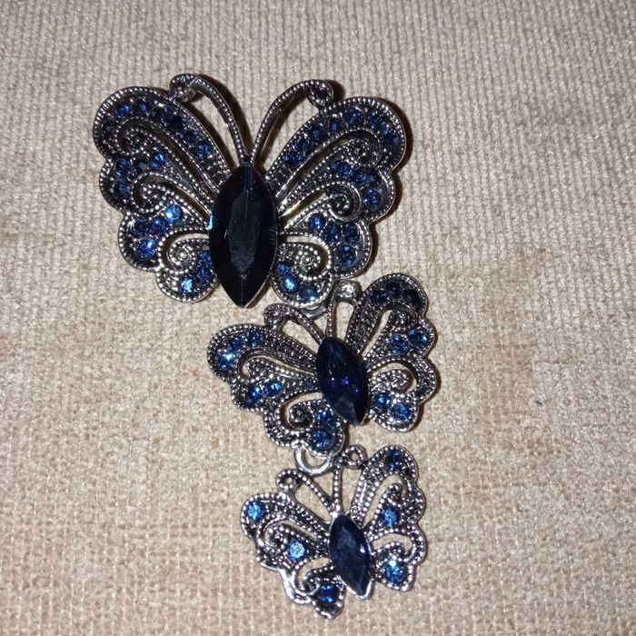 Бижутерия (броши, кулоны, колье, серьги, фиксаторы для сережек)