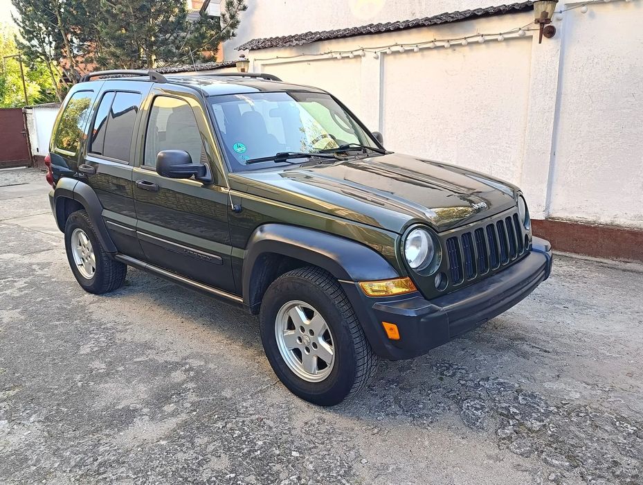 Jeep Liberty 3,7L 210KM 2WD Ładny lakier