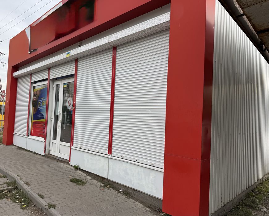 Оренда торгівельного павільйону в дуже людномі місці , червона лінія .