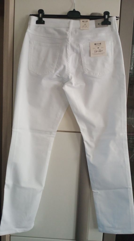 Elastyczne jeansy Mustang True Denim Rebecca W 32 L 30