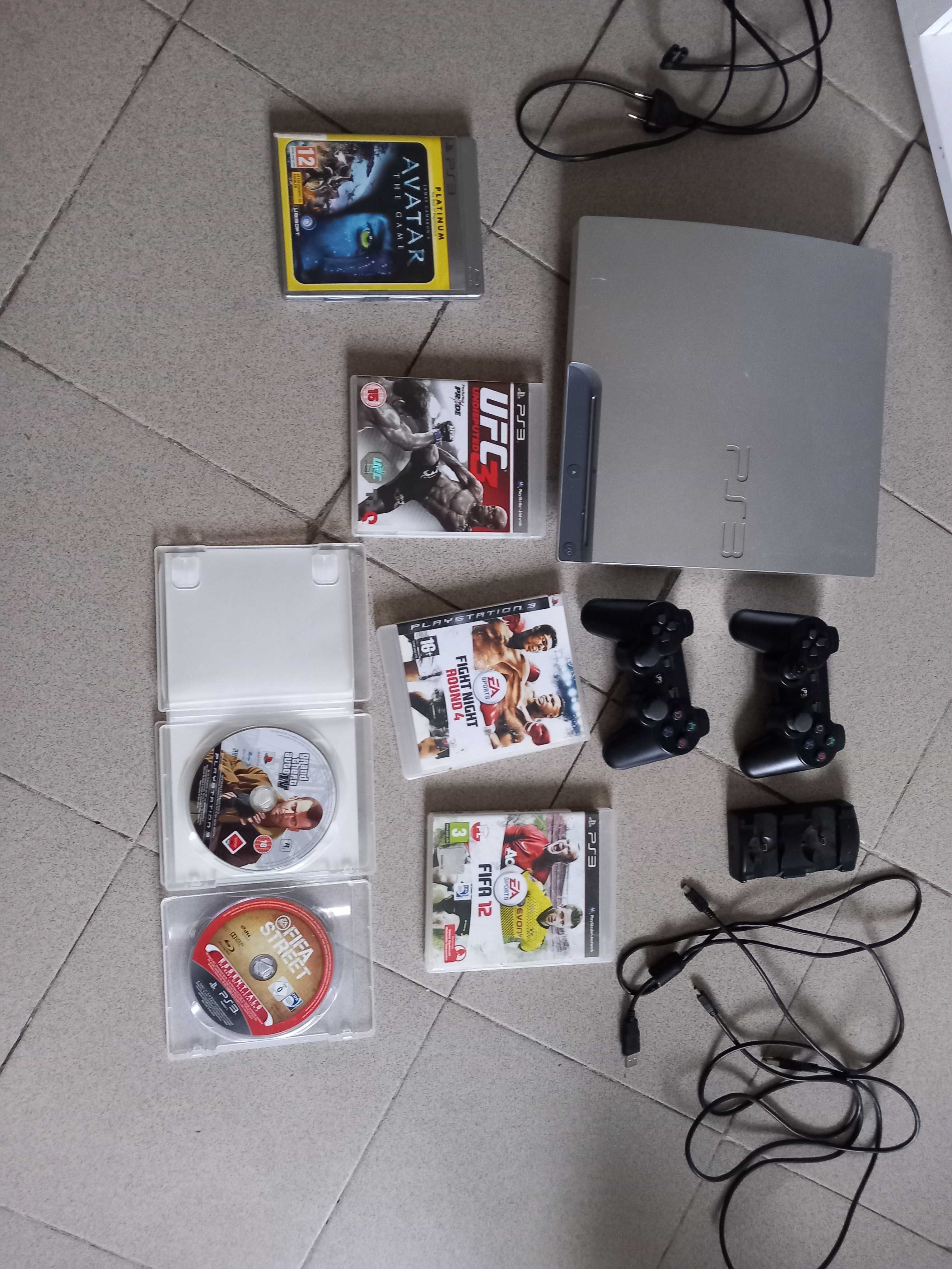 Konsola Ps3 z padami i grami
