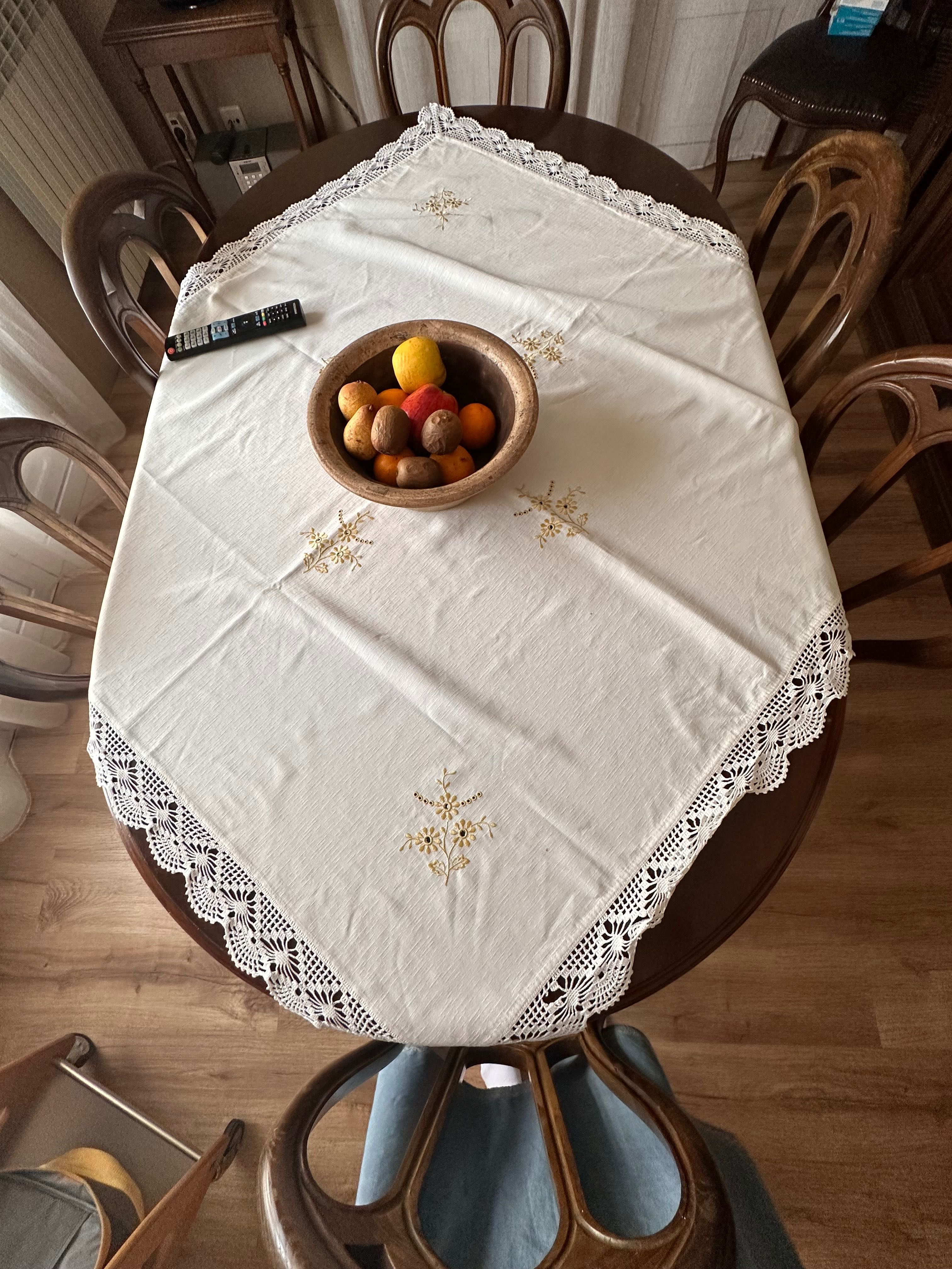 Mobília de sala de jantar em madeira de castanho