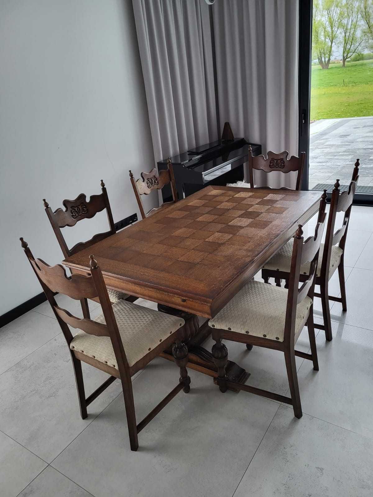 Dębowy stół ( szachownica ) z 6 krzesłami
