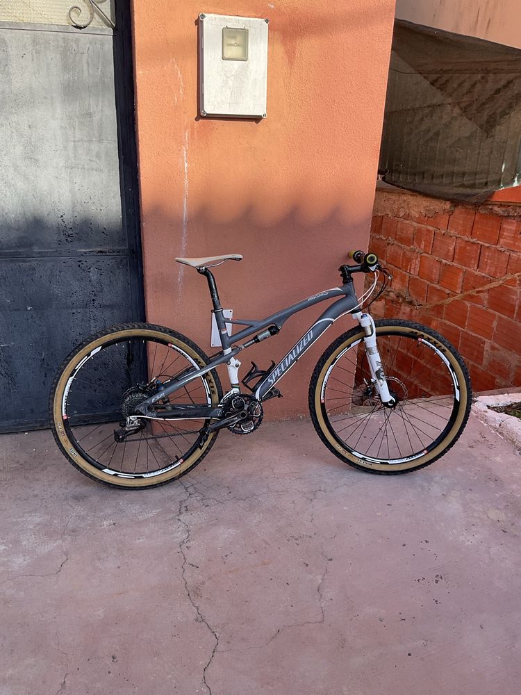 Bicicleta SPECIALIZED EPIC, bem equipada fox