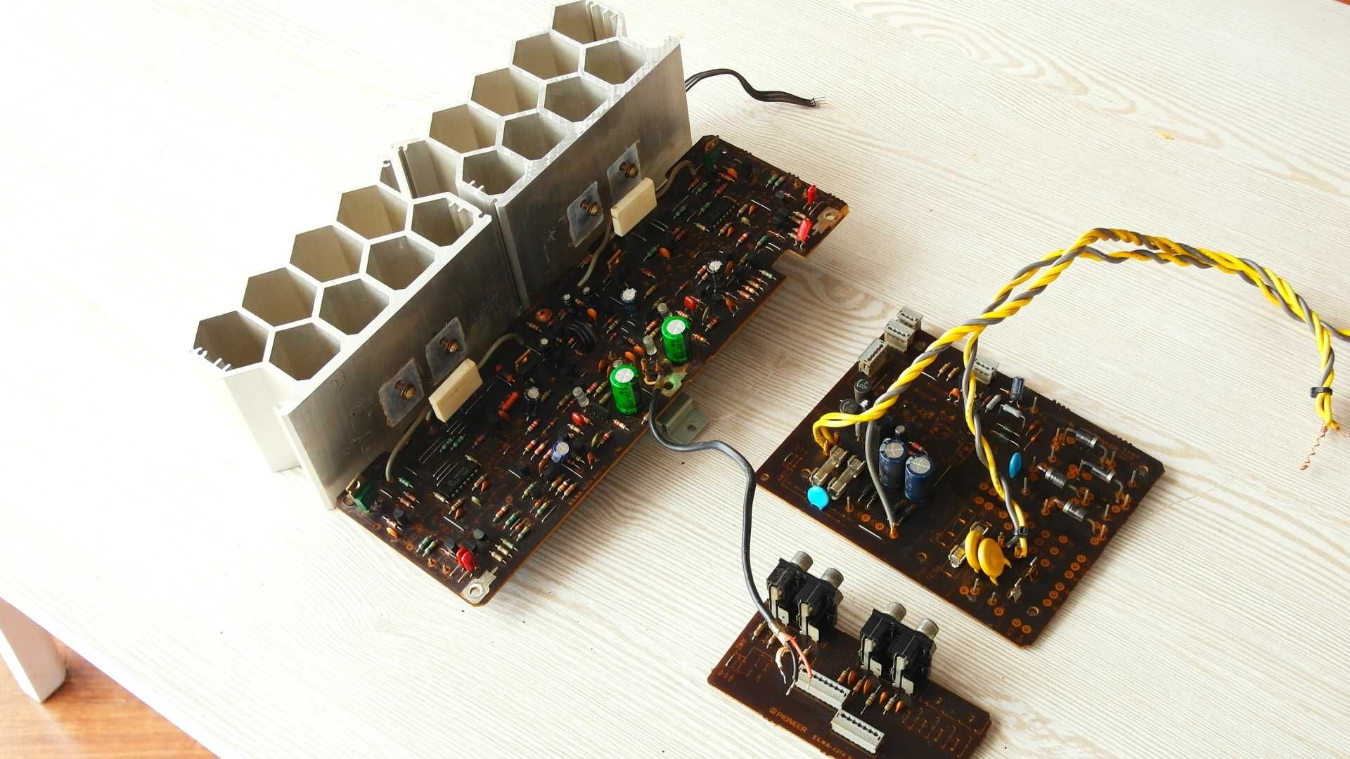 PIONEER A-616 wzmacniacz czarny