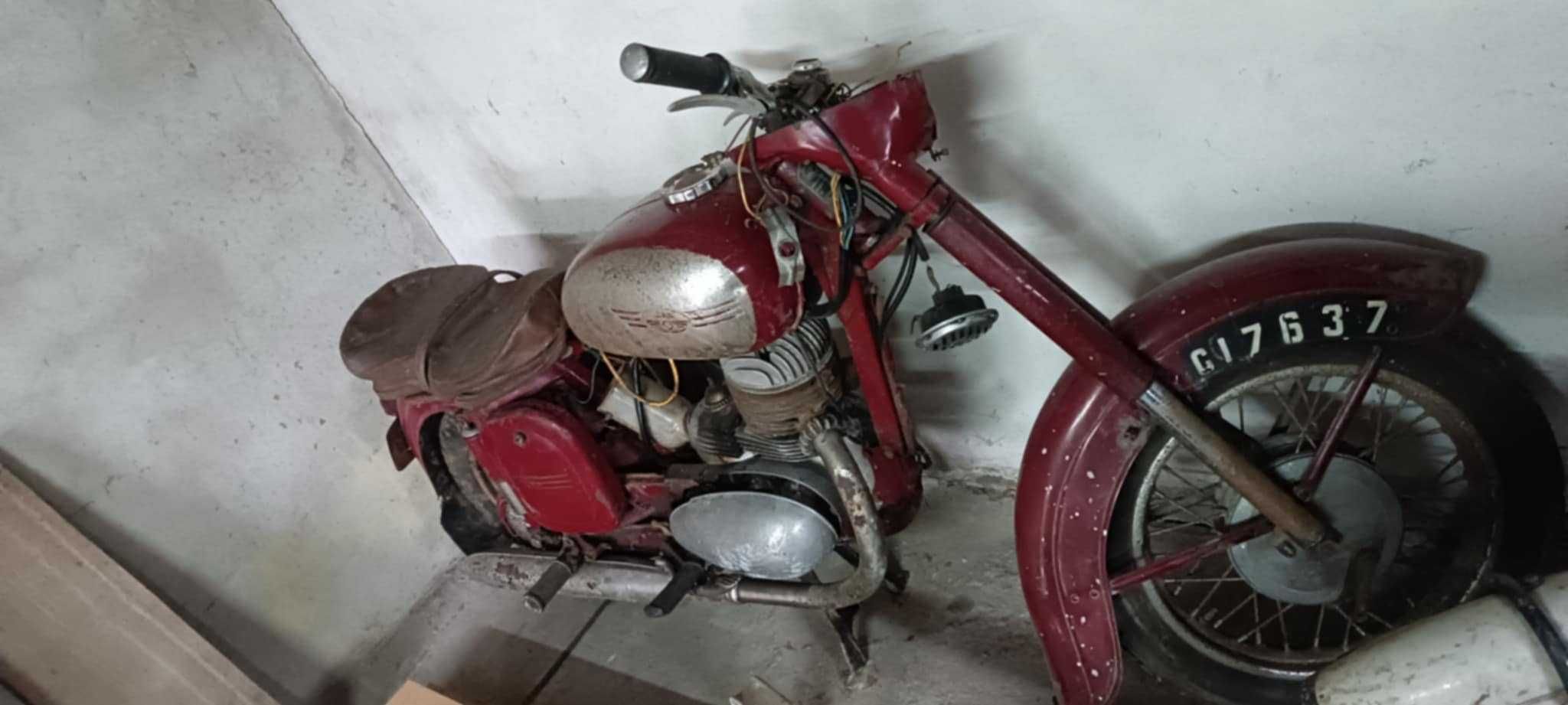 Motor Jawa 250 - sprzedam w dobre ręce pasjonatom
