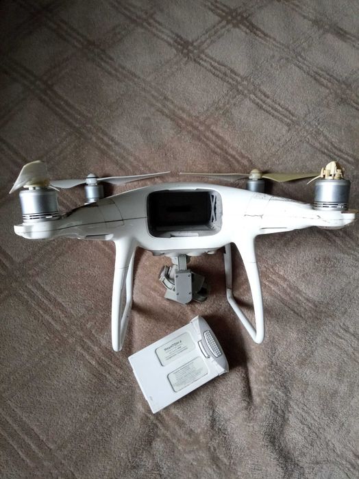 Квадрокоптер, Phantom 4. Dji