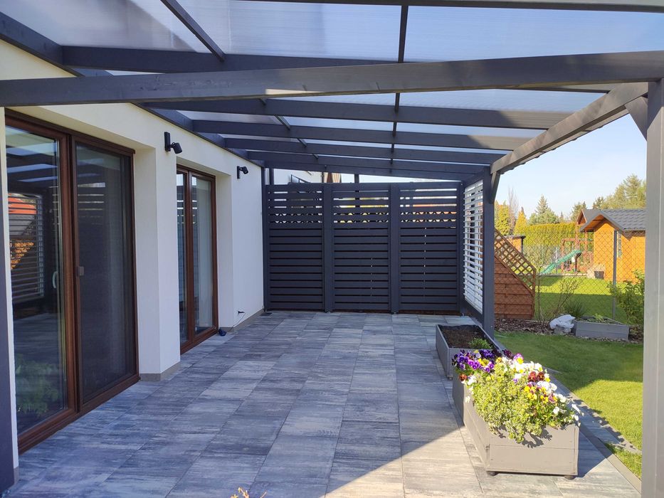 zadaszenie tarasu weranda pergola wiata poliwęglan weranda konstrukcja