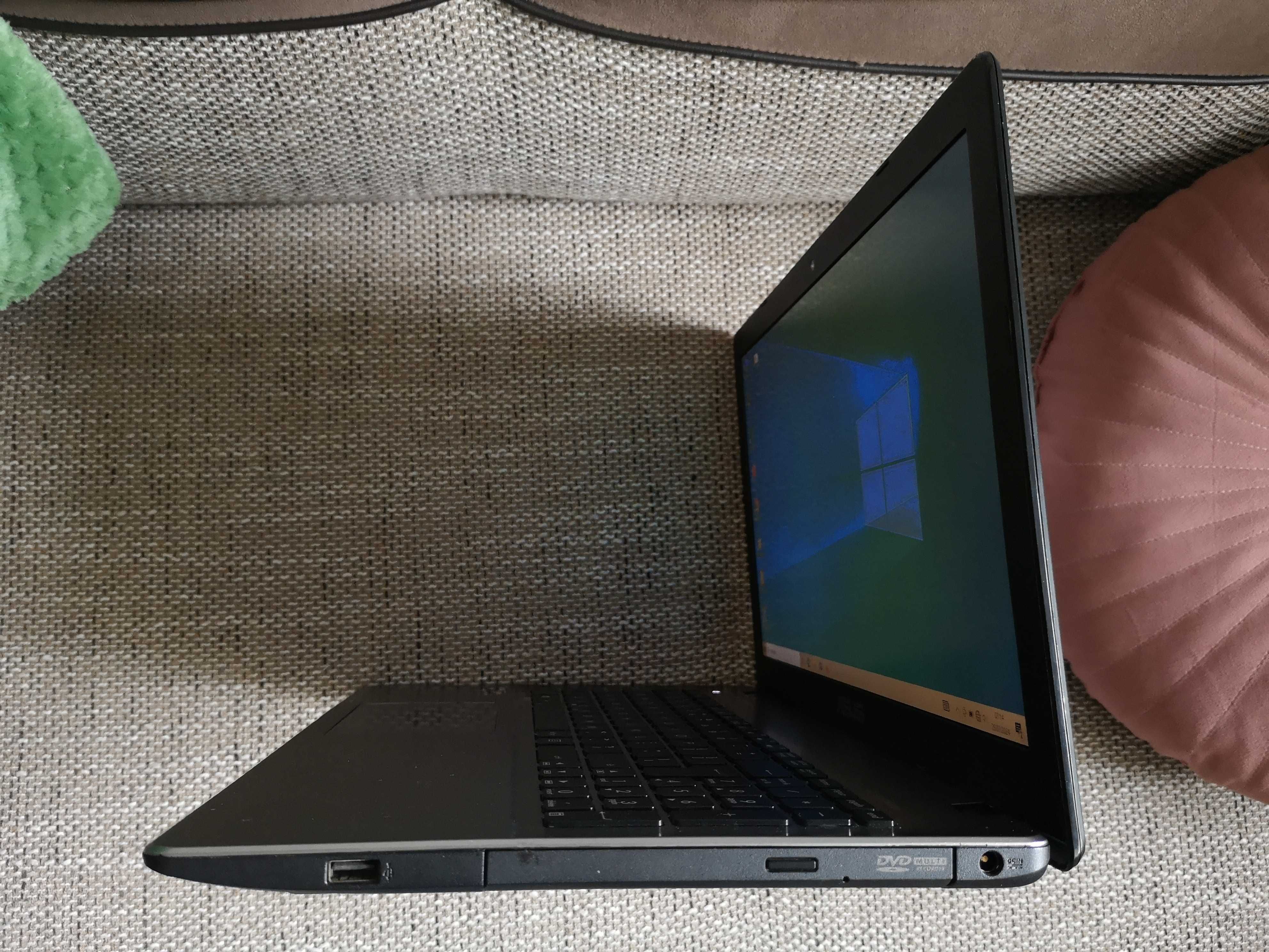 Laptop Asus R510D AMD A8-5550M 4x2,1 GHz 8GB SSD 256GB 15,6" bat. ok