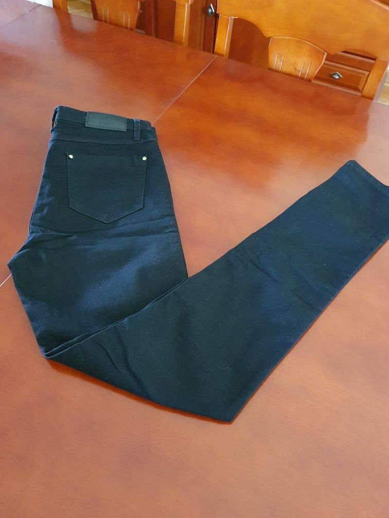 Spodnie jeansy czarne rurki skinny Stradivarius 38