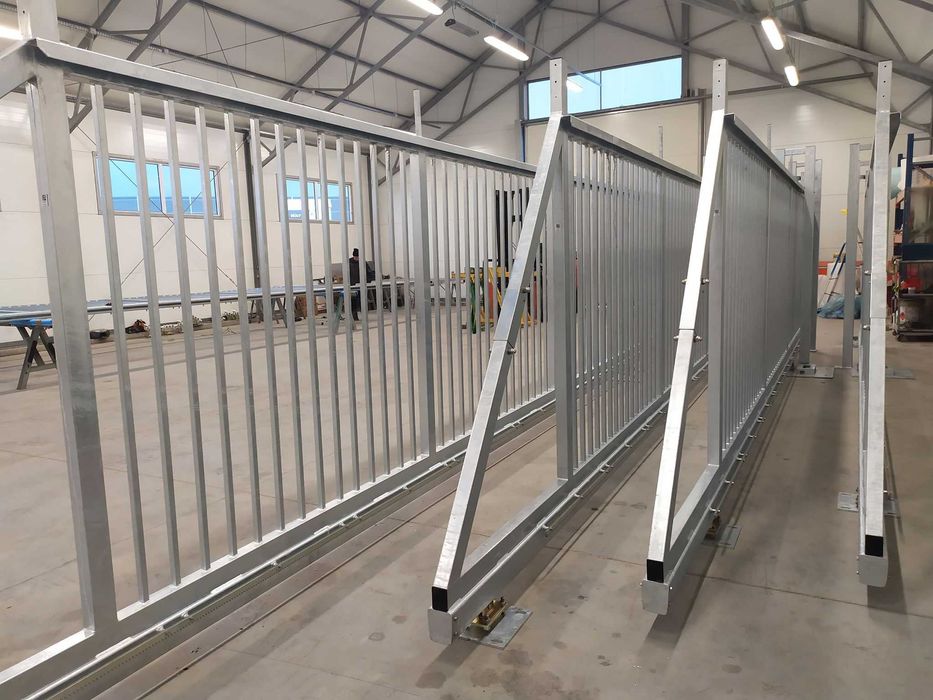 Brama przesuwna aluminiowa 3m wypełnienie 100x20 mm poziome