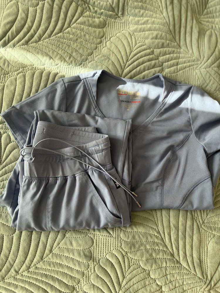 Продам хірургічний костюм GREYS ANATOMY, голубий, кофта XS, штани S