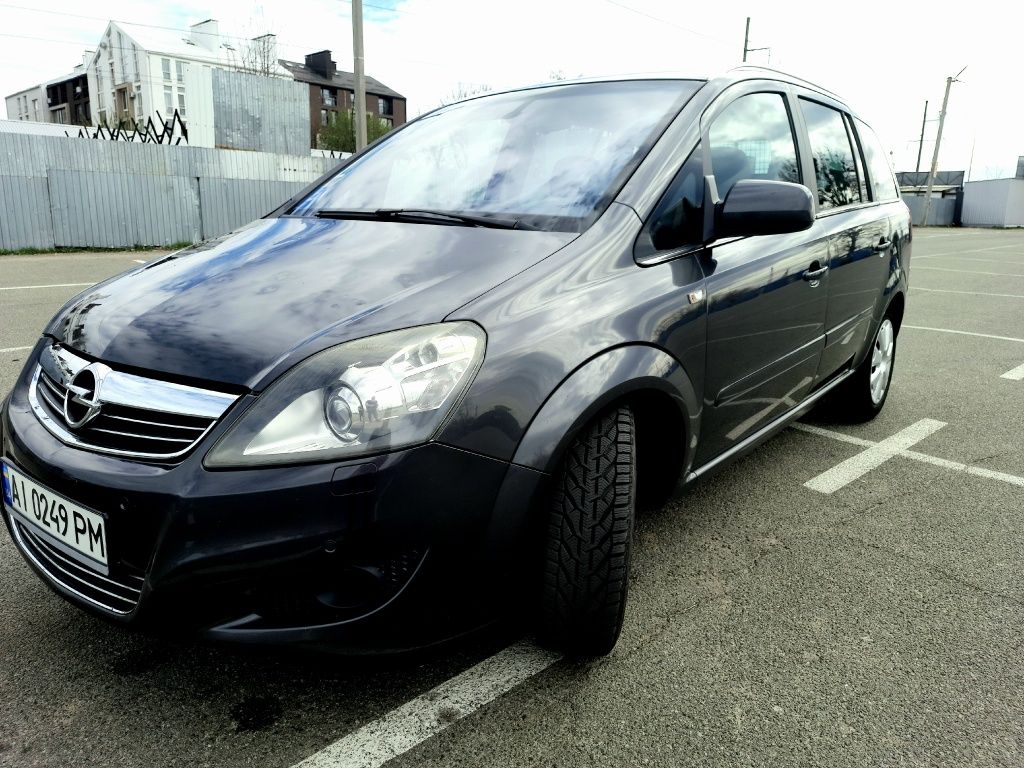 Обменяю опель зафіра 2009г 1.9д. 150кс 218т.
