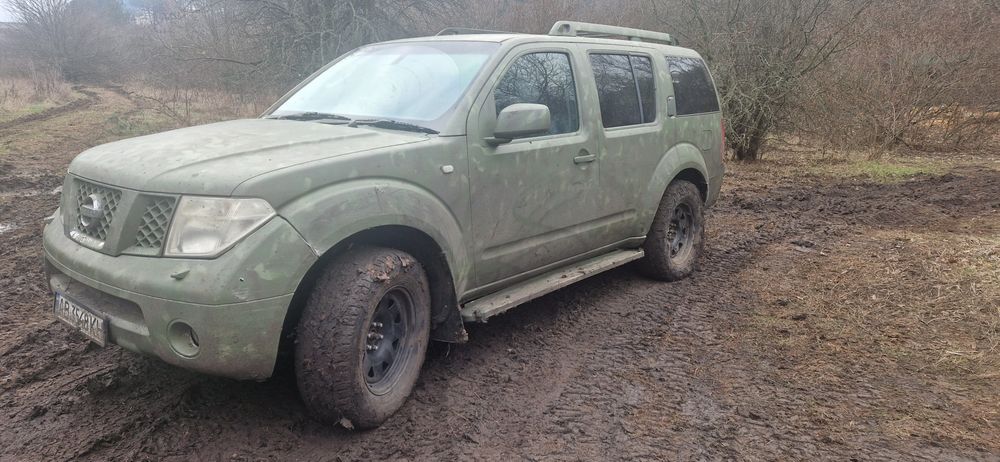 Нісан Pathfinder
