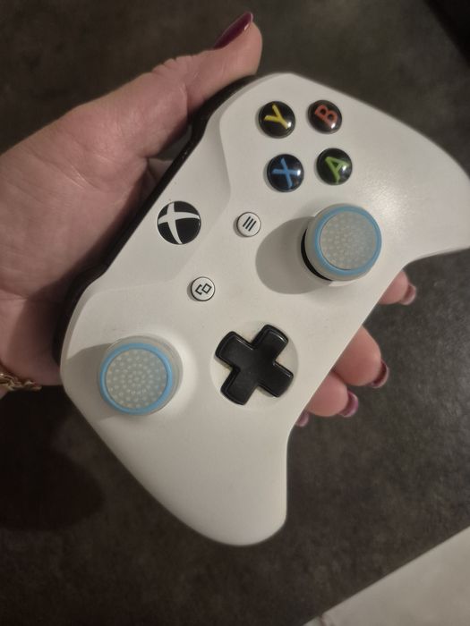 Pad do Xbox One, oryginalny biały, model 1708