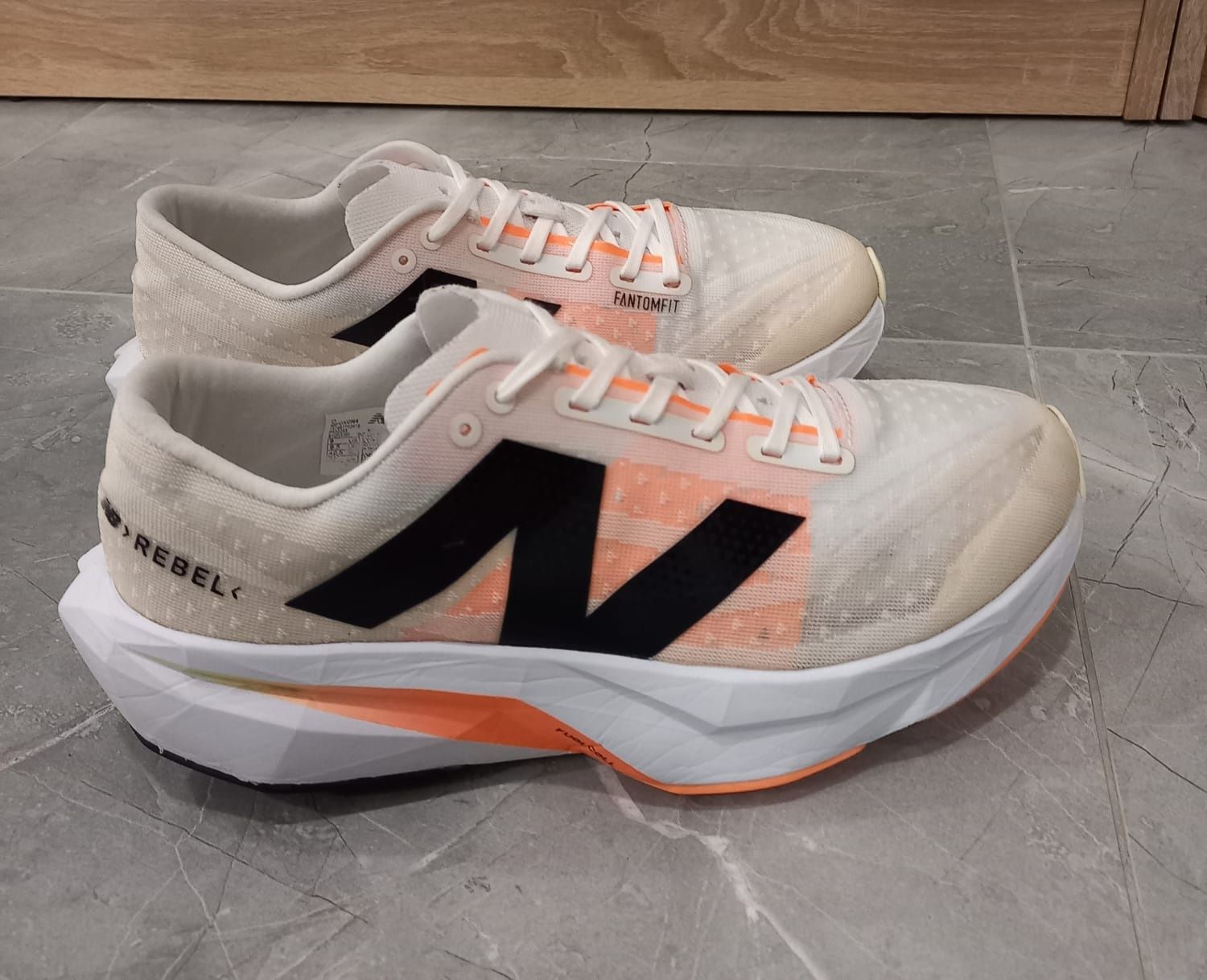 New Balance Rebel v4 42 розмір