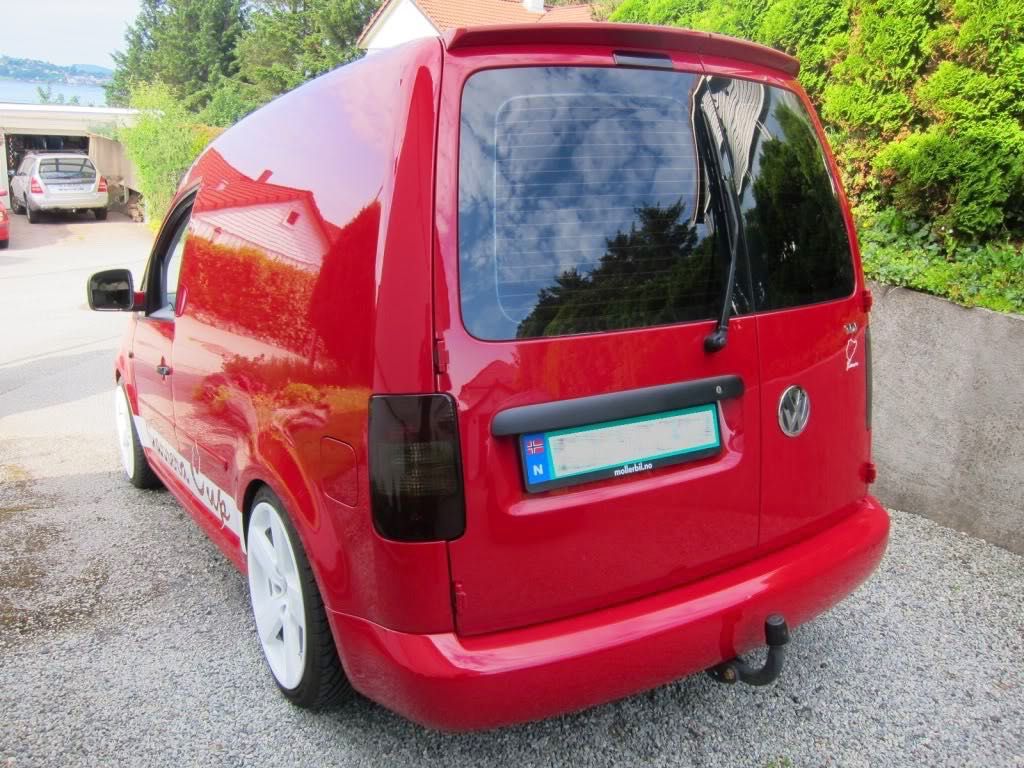 Спойлер Volkswagen Caddy бленда накладка на багажник ляду козырек