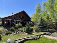 Продам будинок , корт, басейн, ланд дизайн  80% готовності