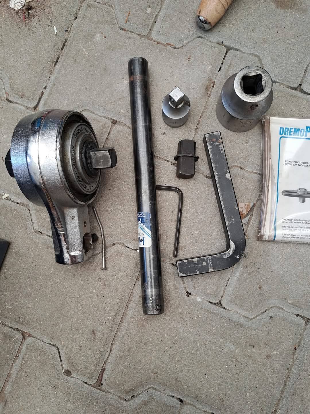 Klucz dynometryczny do tirów 
Klucz dynamometryczny do tirów