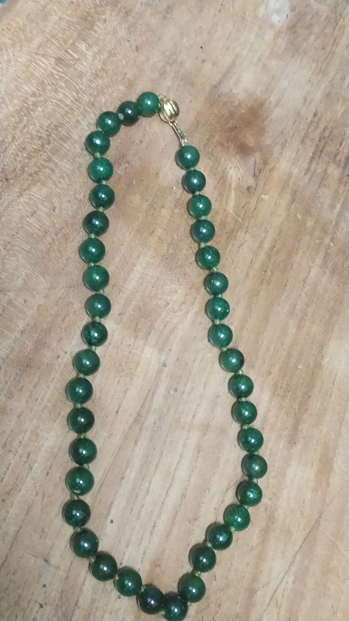 Colar antigo em jade