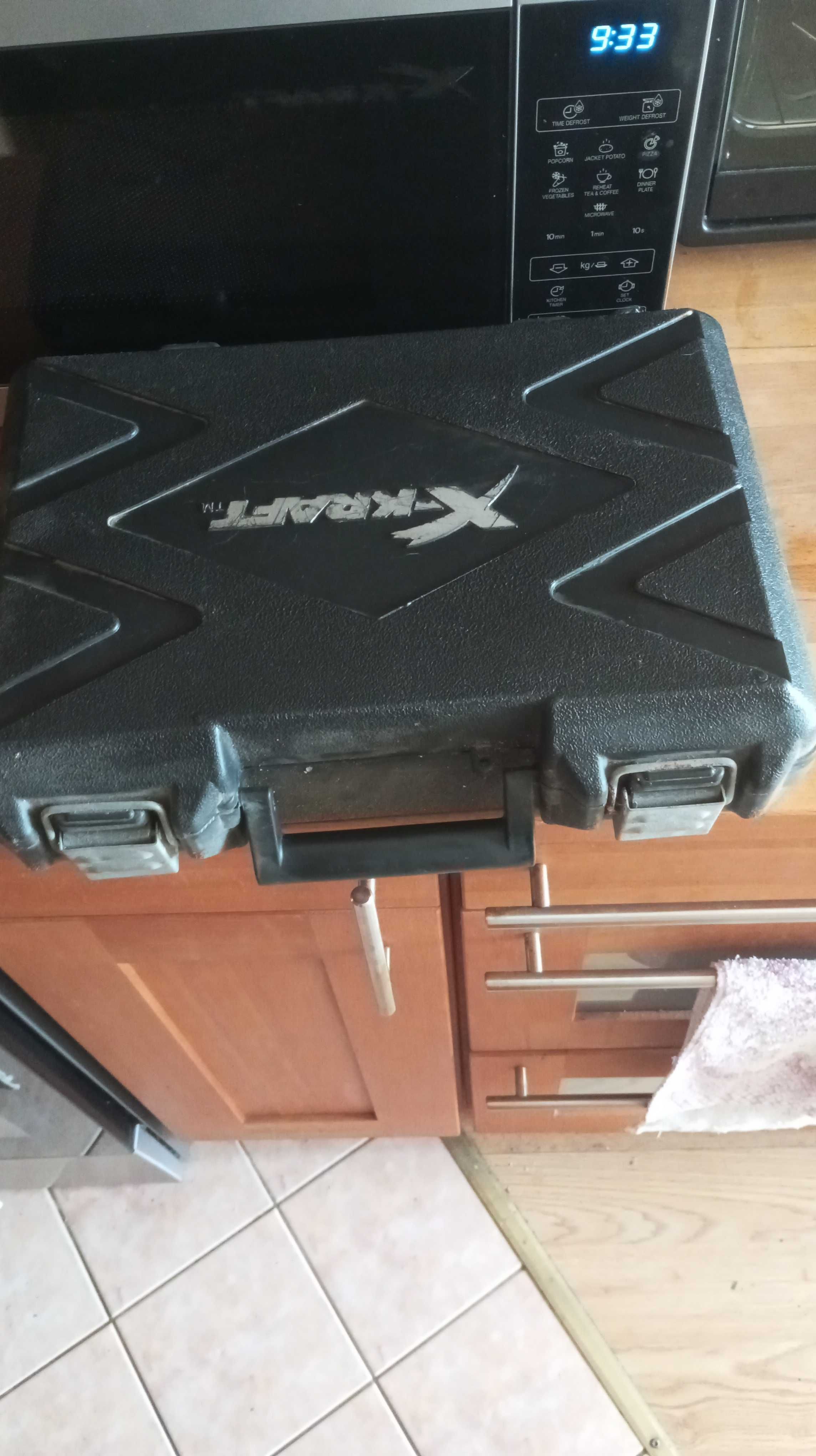 Wkrętarka 14.4v z ładowarką i walizką