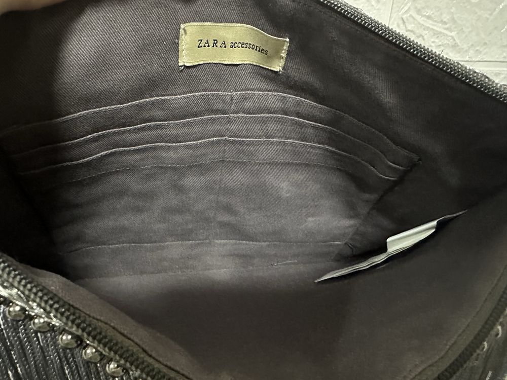 Клатч Zara з бахромою