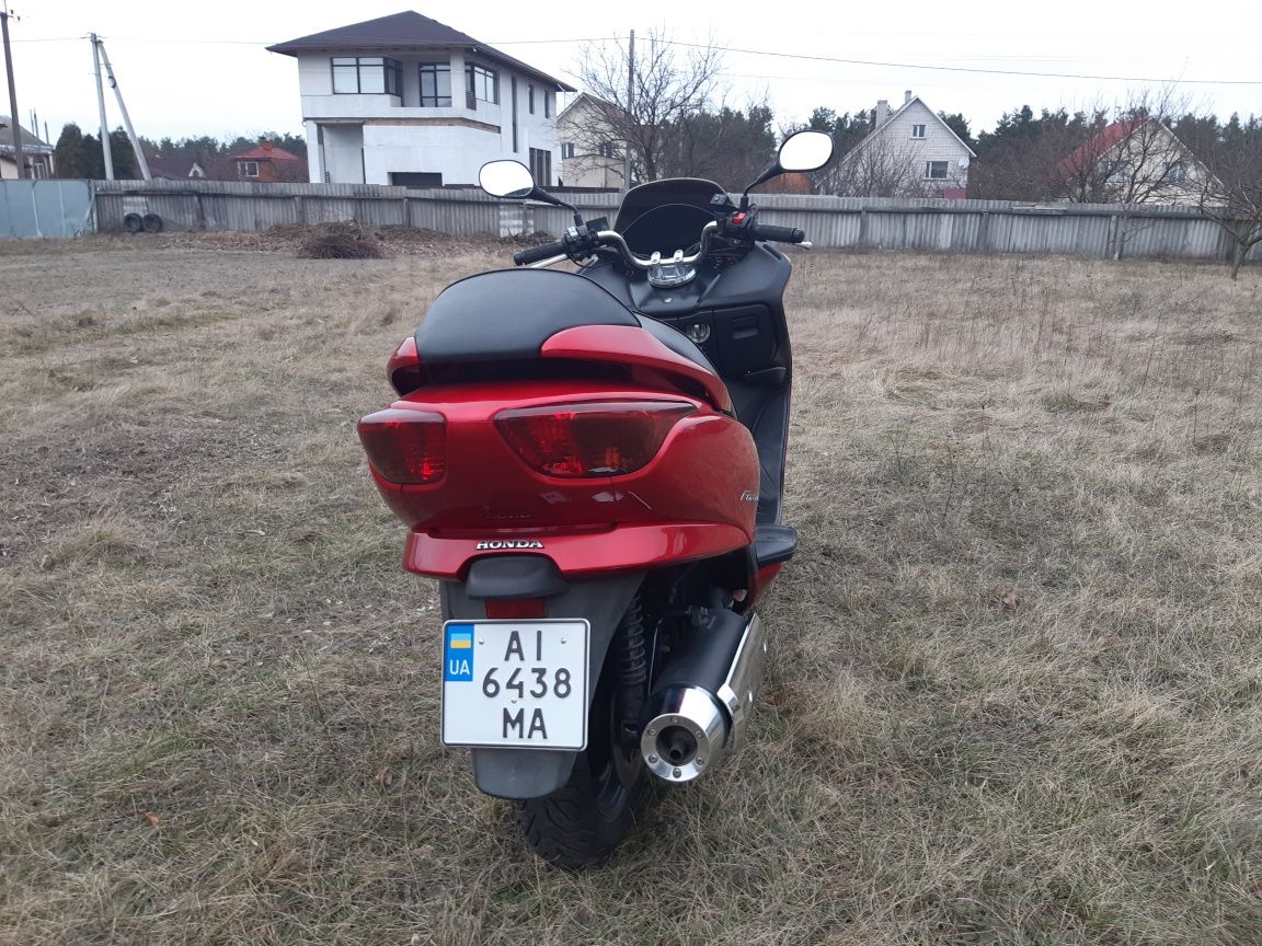 Максискутер Honda Forza MF08.