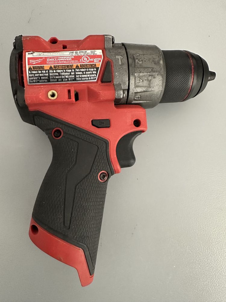 Berbequim com percussão Milwaukee M12 FPD2