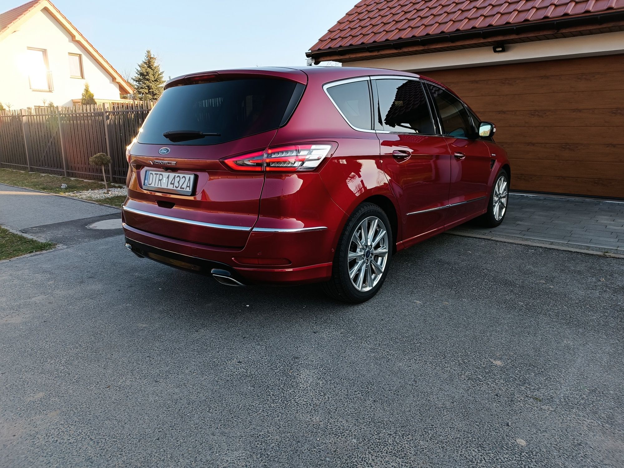 Ford S-Max Vignale biturbo 19 cali automat