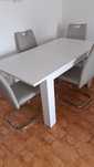 Mesa extensível com 4 cadeiras