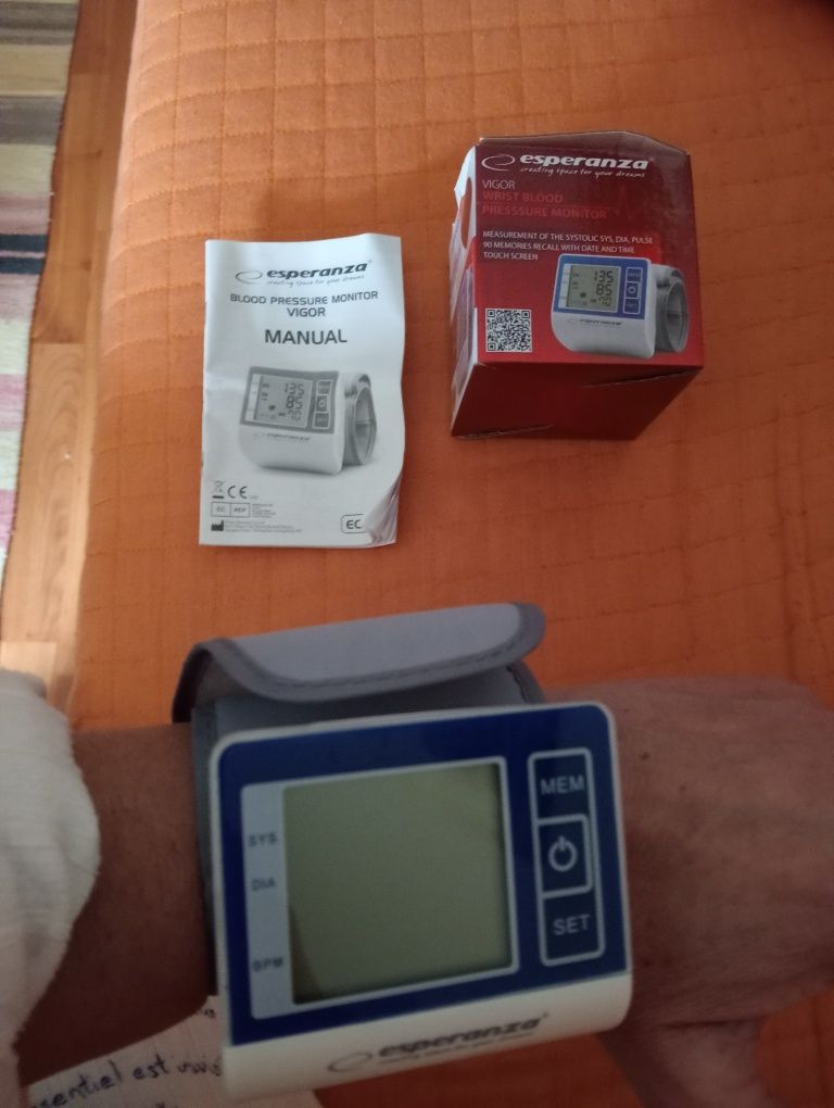 Aparelho medir a tensão