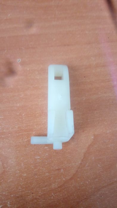 Концевик троса сцепления на педаль Peugeot 405