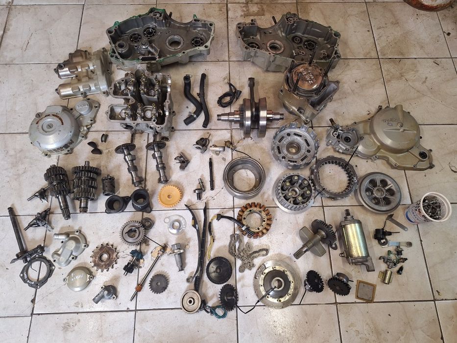 Aprilia Pegaso 650 silnik części kapa wał cylinder głowica karter tryb