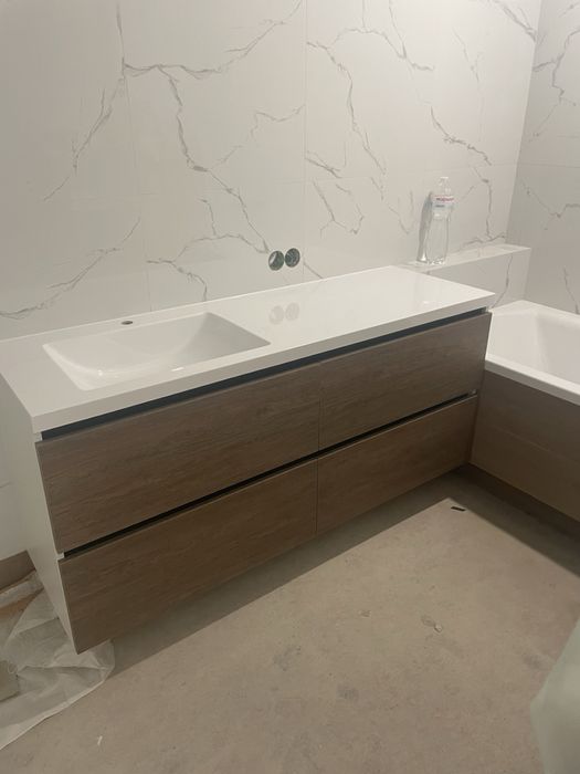 Стільниця столешня з умивальником і тумбою під замовлення