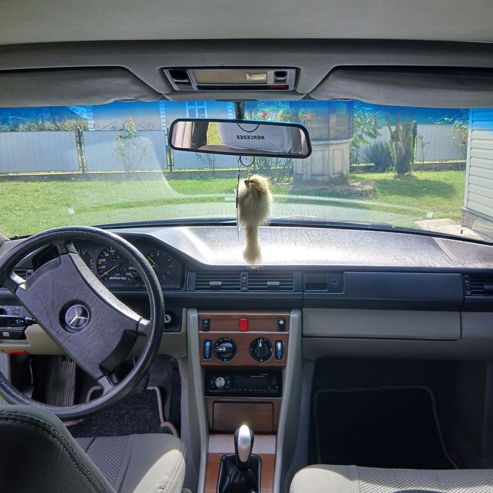 Продам Mercedes 124
