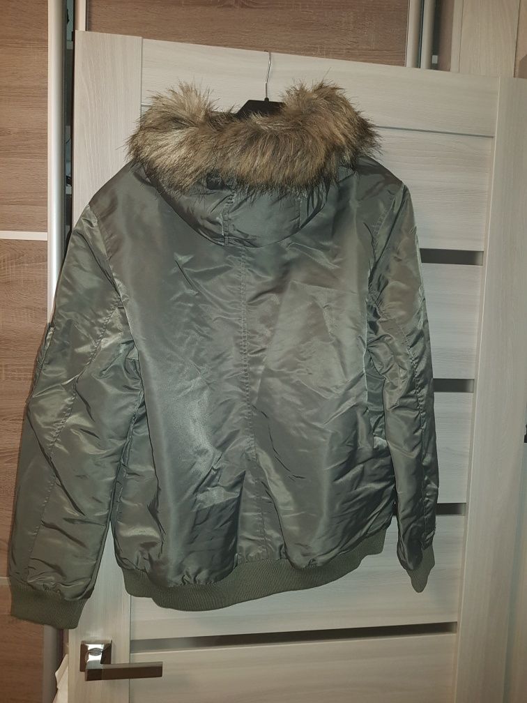 Женская куртка р. 14 (L) новая курточка