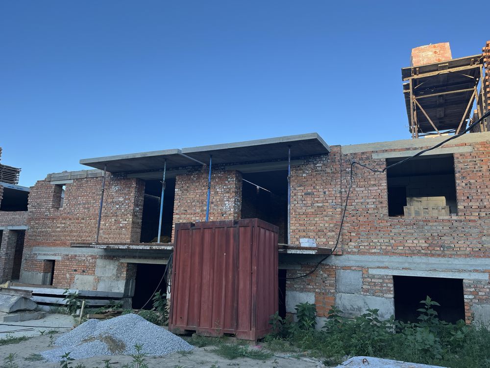 Новобудова студія 40 м2 Берегово басейни "Жайворонок" 2 хв пішки
