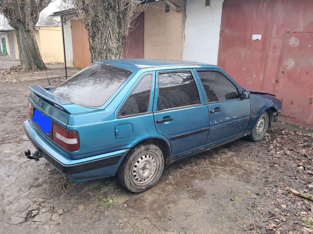 Volvo 440 під розборку