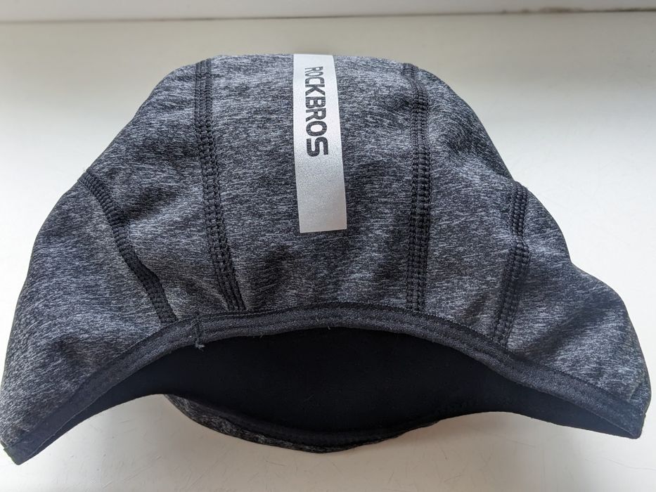 Тепла шапка для бігу чи їзди на велосипеді