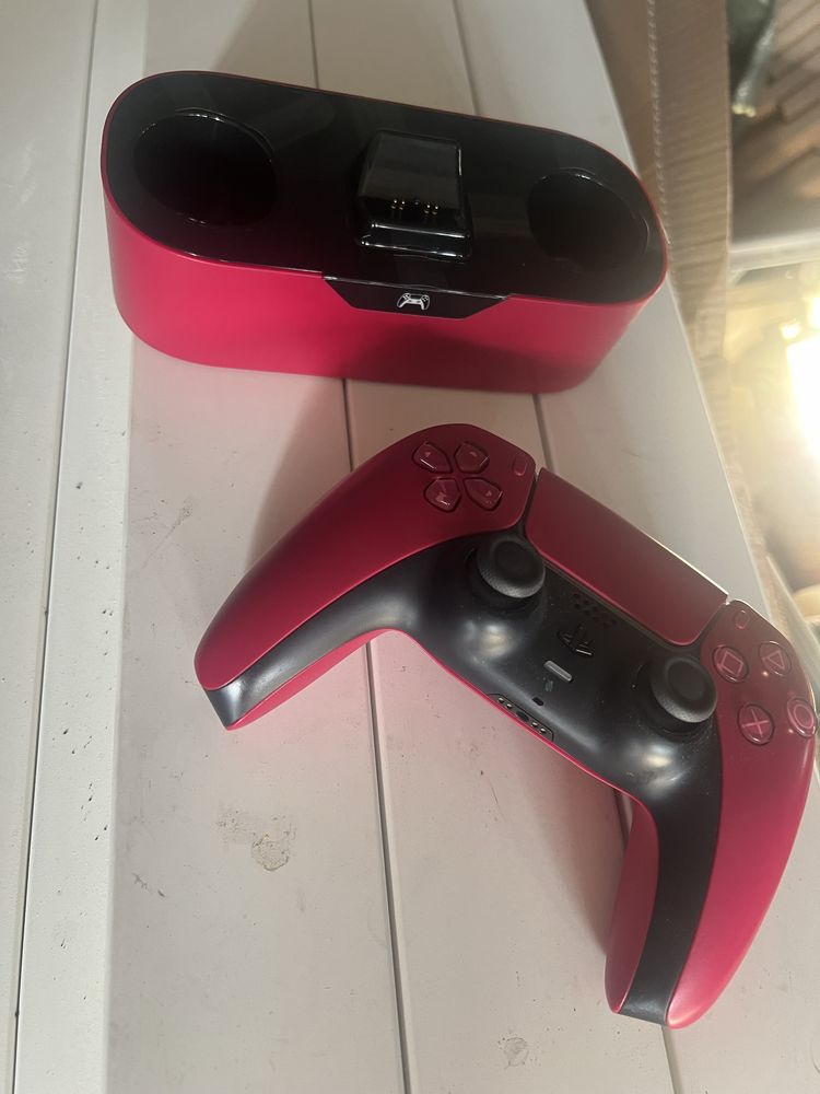 Comando PS5 Vermelho + Base de Carregamento