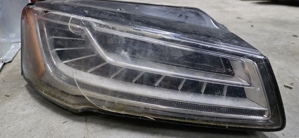 Lampa prawy przod a8 d4 lift